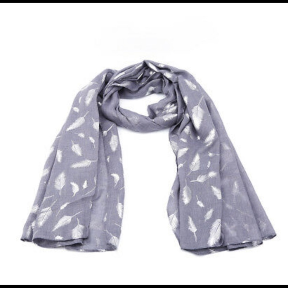 Metallic feather gray scarf new